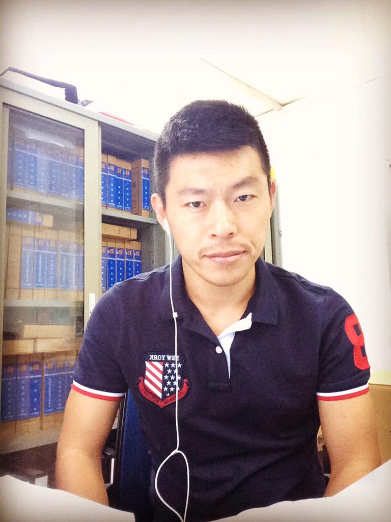 joy1982919's tweet photo. still working weekend, unhappy http://t.co/uQhkNn4aHr