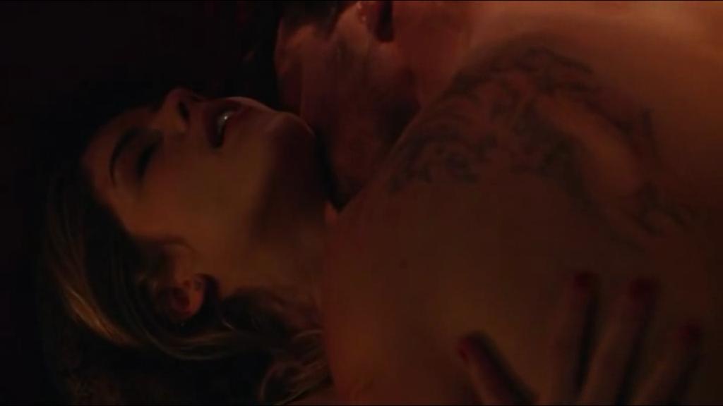 strangergirI's tweet photo. Me tiembla ahí
#OlicityMakingLove #Olicity ❤ http://t.co/lrSVG4IoLg