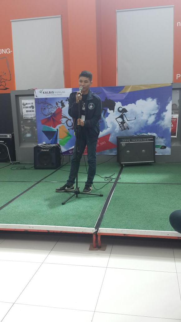 kalbis_comday's tweet photo. Hay friends, peserta kedua stand up comedy nih udh tampil http://t.co/2ZqicU0Xxg