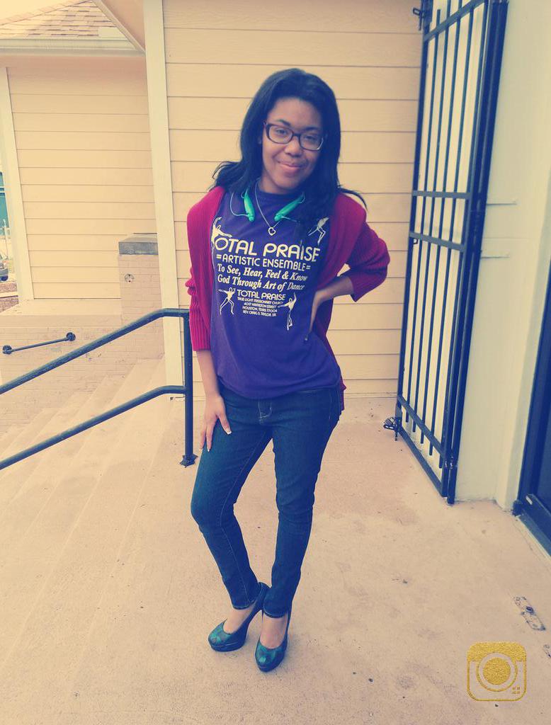 DancingElite_'s tweet photo. Our head coach and dance leader! We love you Tee. ❤ @itslatasha_ http://t.co/VojGPuQv2p