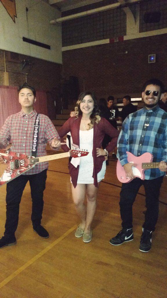 seviee_rrr's tweet photo. Kind of somes up my night 🙌💕
It was an honor hosting, thank you SHS ✊🚂😭💕
#Seniors #LipSync2014 #Goodvibes http://t.co/5shJTyajiz