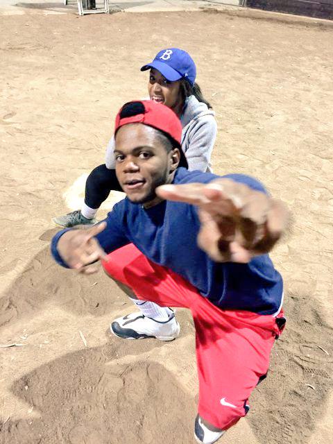 vibewithb's tweet photo. When you're da queen of kickball &amp; everyone wants a pic with you 😏💃 #askmeifidodiserryday #isayoften http://t.co/VY62RSywUv