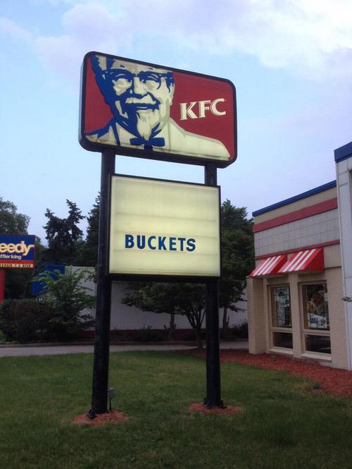 SportsComedy_'s tweet photo. What does Steph Curry get? http://t.co/kp47TIljPa