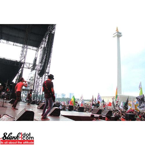 slankdotcom's tweet photo. Konser #DrugsFreeAsiaAfrika bakal ditayangkan di @Metro_TV mulai pkl 16.00 WIB HARI INI!! Ayo tonton &amp; sebarkan! http://t.co/kQiT3eW8YX