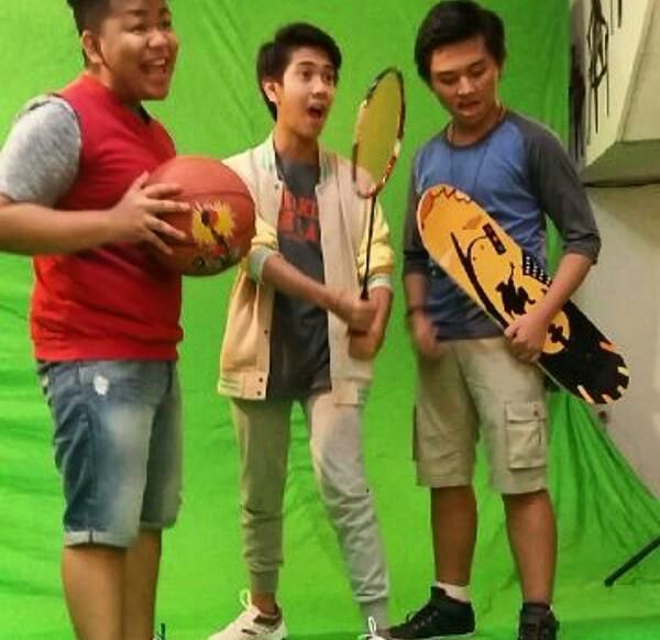 CJRmyBeloved's tweet photo. Bola basket, Raket, Skateboard 😍😘 @TeukuRyz @iqbaale @AlvaroMaldini1 http://t.co/Omj1idinhL