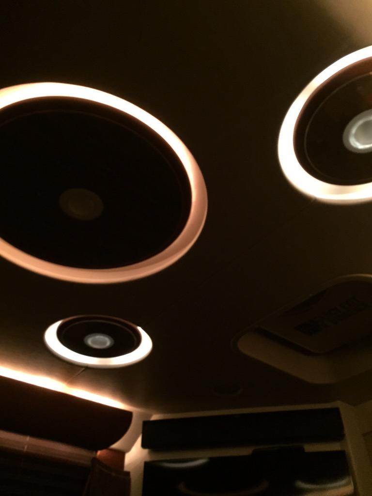 ShawnMendes's tweet photo. These r the lights in my bus. Cozy http://t.co/e4P4Nh8e67