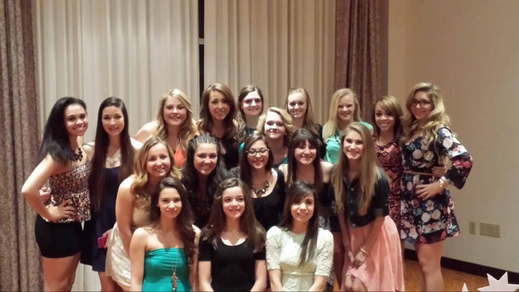 SandiaHSCheer's tweet photo. So proud of each and every one of these girls!  They accomplished so much and come so far. #FEAR 🎀 http://t.co/fjUMbaGnkH