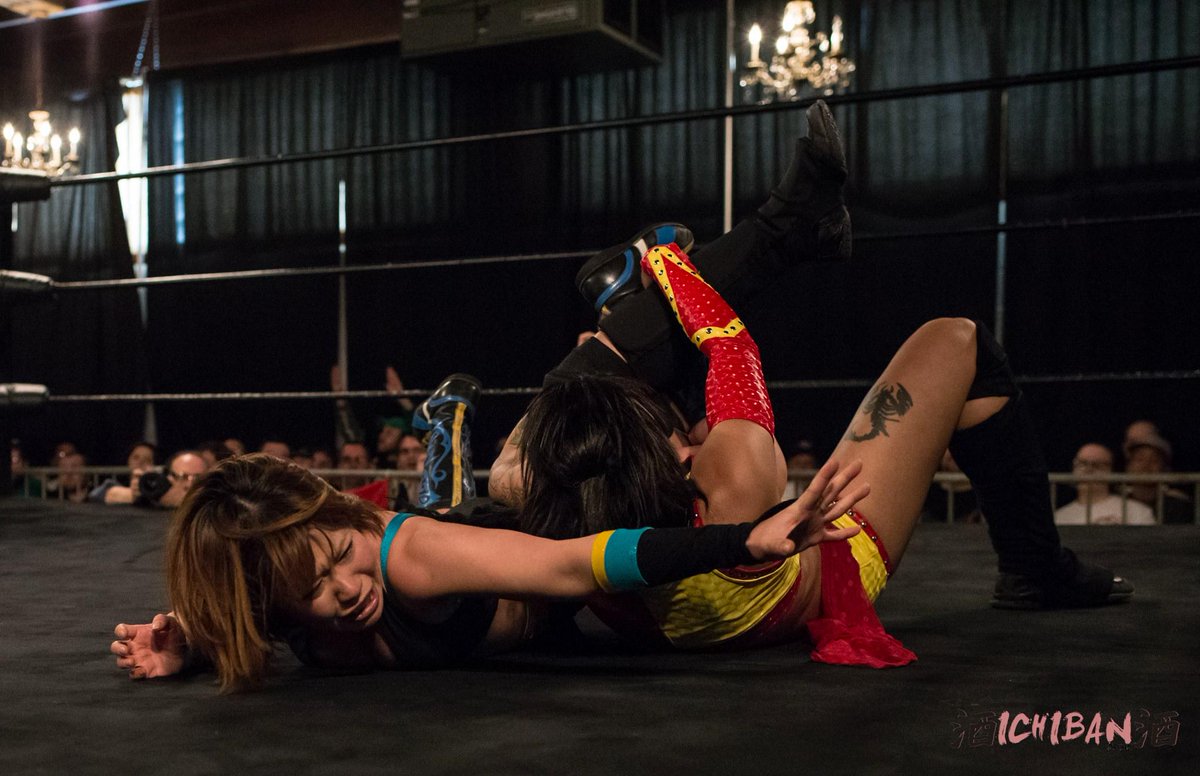 DAFALCON11's tweet photo. @NikiMSavo v @misakiohata #SHIMMER72 Photos by @IchibanDrunk #greatmatch http://t.co/C9BgoL3PKJ