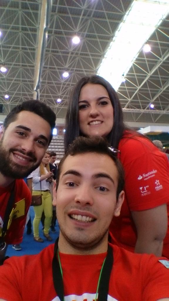 Miguelpm25's tweet photo. @evltUMA #evltselfie me va a dar cositas!! http://t.co/Wny6PmDETw