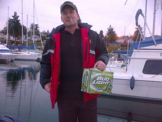 BBWipes's tweet photo. @regalot2 @shampoocrew @RSmisko @tuckytug @dox2424 Here is my favourite picture of our deckhand/dishwasher. http://t.co/XRQ04Qt0Wj