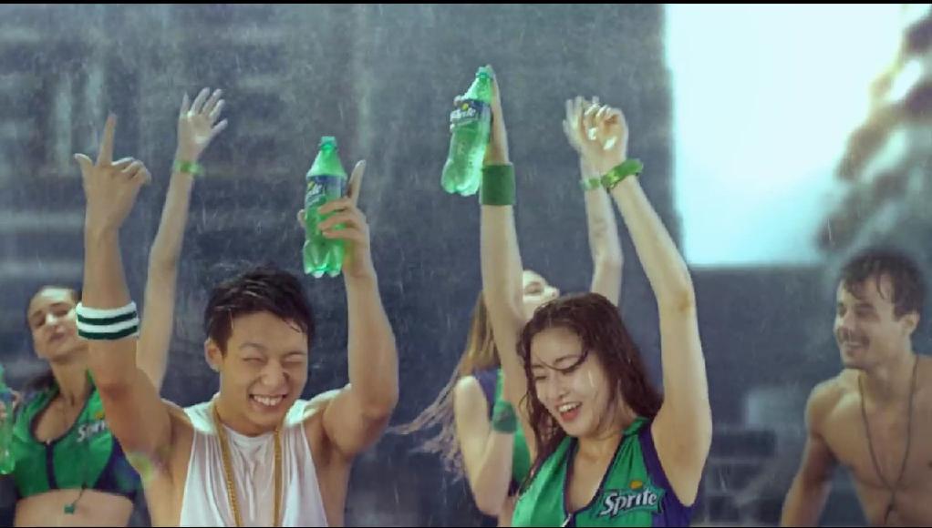 infinitymymen's tweet photo. นี่แค่ CF วันงานวันที่ 3 นี่ต้องเตรียมเครื่องสำรองกันเครื่องพังน่ะ #BOBBY #SpriteCF http://t.co/cGncHBCkOY