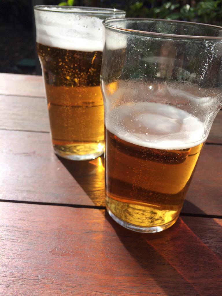 Piesman74's tweet photo. @mfozz74 @carlosmoir @LisaSnell74 is there anything better? #LSL #longweekend #ANZACDay http://t.co/bS2ZATCOfZ