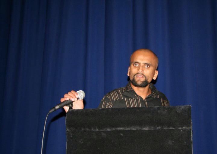 ashokachowta's tweet photo. I'm the baldy, taken in 2010 playing Brad the vampire for 'Linkr' http://t.co/XUUcszI0uQ