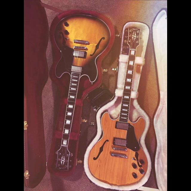 ninolucarelli's tweet photo. My friend got a #Gibson #MidtownCustom #guitar and I just had to put ours together for thi… http://t.co/sFNGnQGlMs http://t.co/yyMz0Dj3MP