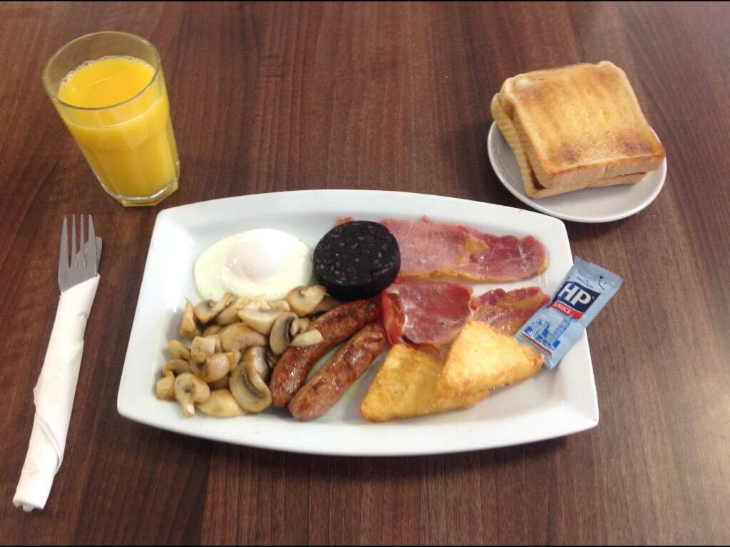 @LoveOrmskirk @delisabrosa <a href="/marksandspencer/">M&S</a> <a href="/InfoCricketers/">The Cricketers</a> just doing what we do best. Full English. #allday