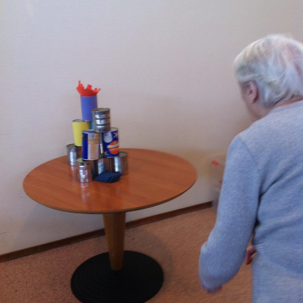 JoU_Overvecht's tweet photo. @Oke_Nu @UtrechtAJ actieve jongeren zetten zich in voor #ouderen van @CareynOnline #Rosendael! #koningsspelen http://t.co/BmBdxgRSWD