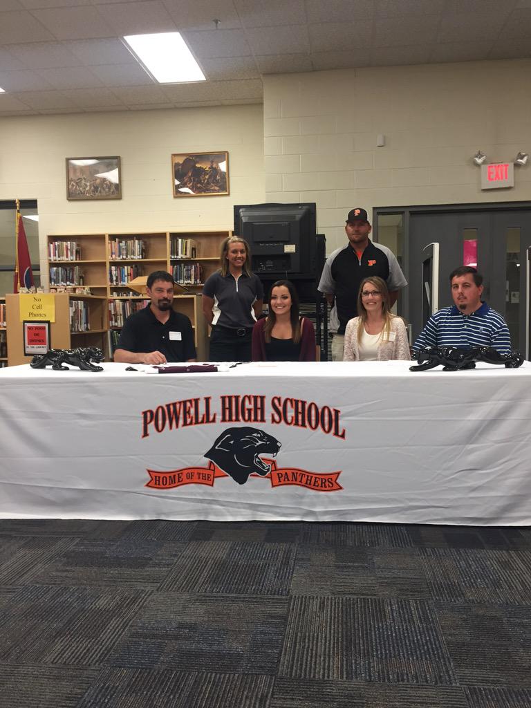 HCTigerSoftball's tweet photo. Happy to welcome @N_Rob23 to the 15-16 Lady Tiger family!!! 🐯💛⚾️ http://t.co/f2bcwiDnES