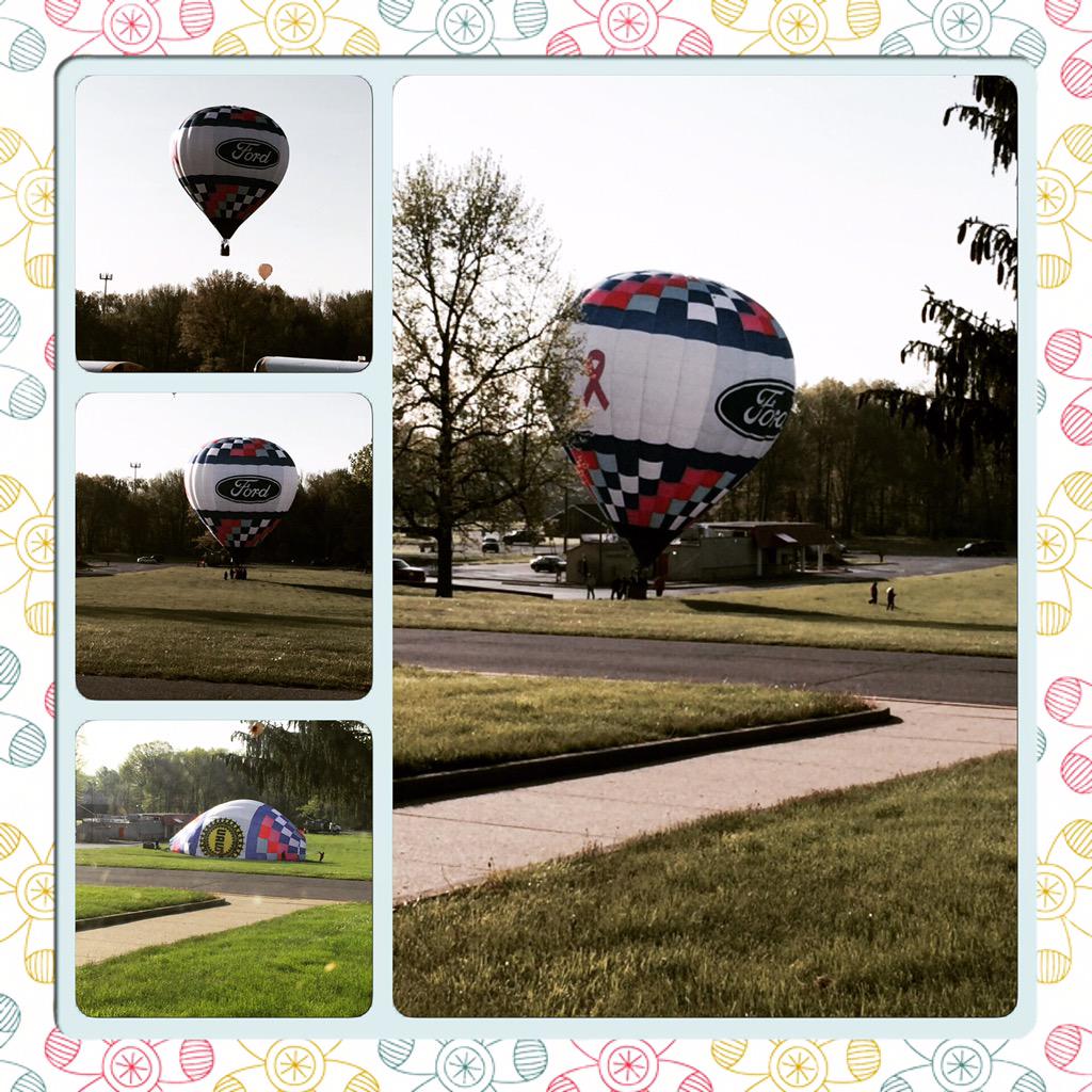 llawrence119's tweet photo. Balloon landing at Northaven today! #nes119 #Derby #friday @AmandaLoo1980 @GCCSchools @Bookbandwidth @KeiaWood http://t.co/aiojlCXoSw
