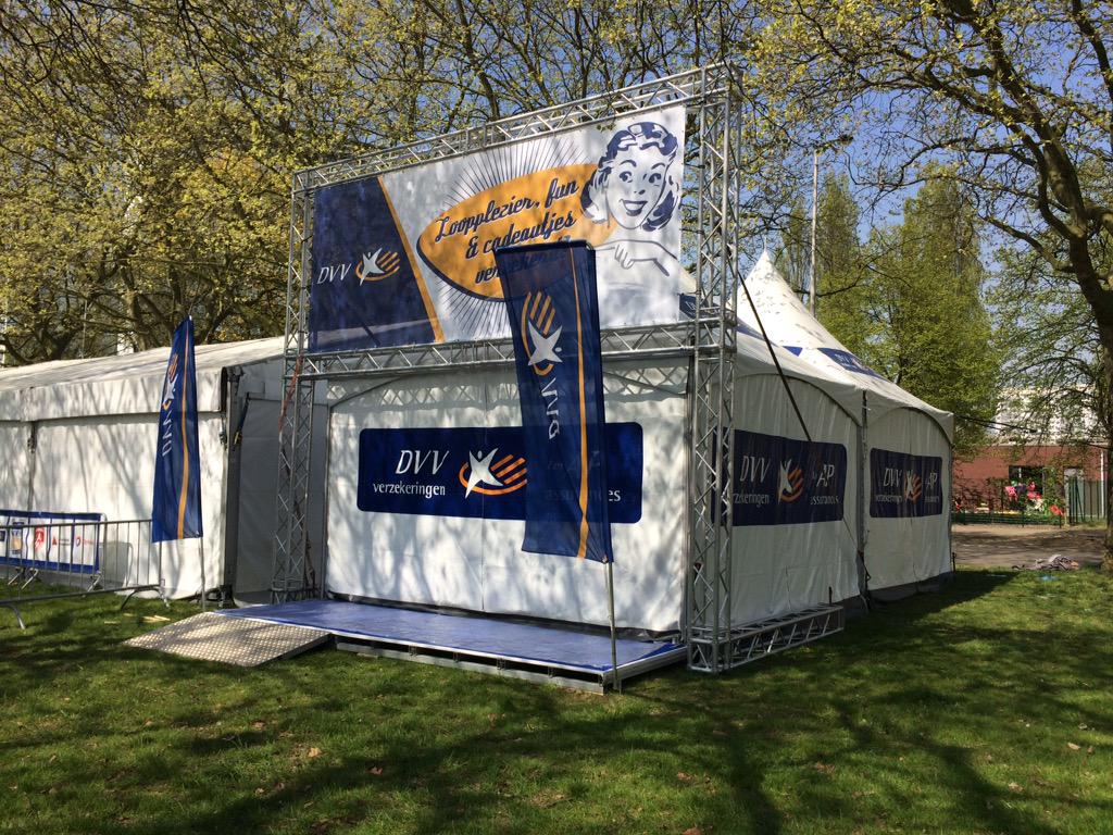 1stDvision's tweet photo. DVV is alvast klaar voor de #dvvantwerp10miles!  #tenmiles #dvv #lesap @1stDvision http://t.co/HY5LV1xNxt