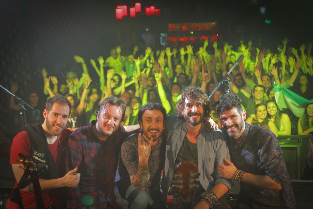 Esto fue anoche Buenos Aires. Increíble energía en nuestro primer concierto Argentina. Otro sueño cumplido.