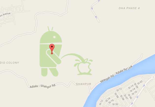 iCulture's tweet photo. Zo denkt Google dus over Apple … de Android-robot zeikt over het Apple logo in Google Maps http://t.co/43QIhgPHHA http://t.co/OI04E1FXNg