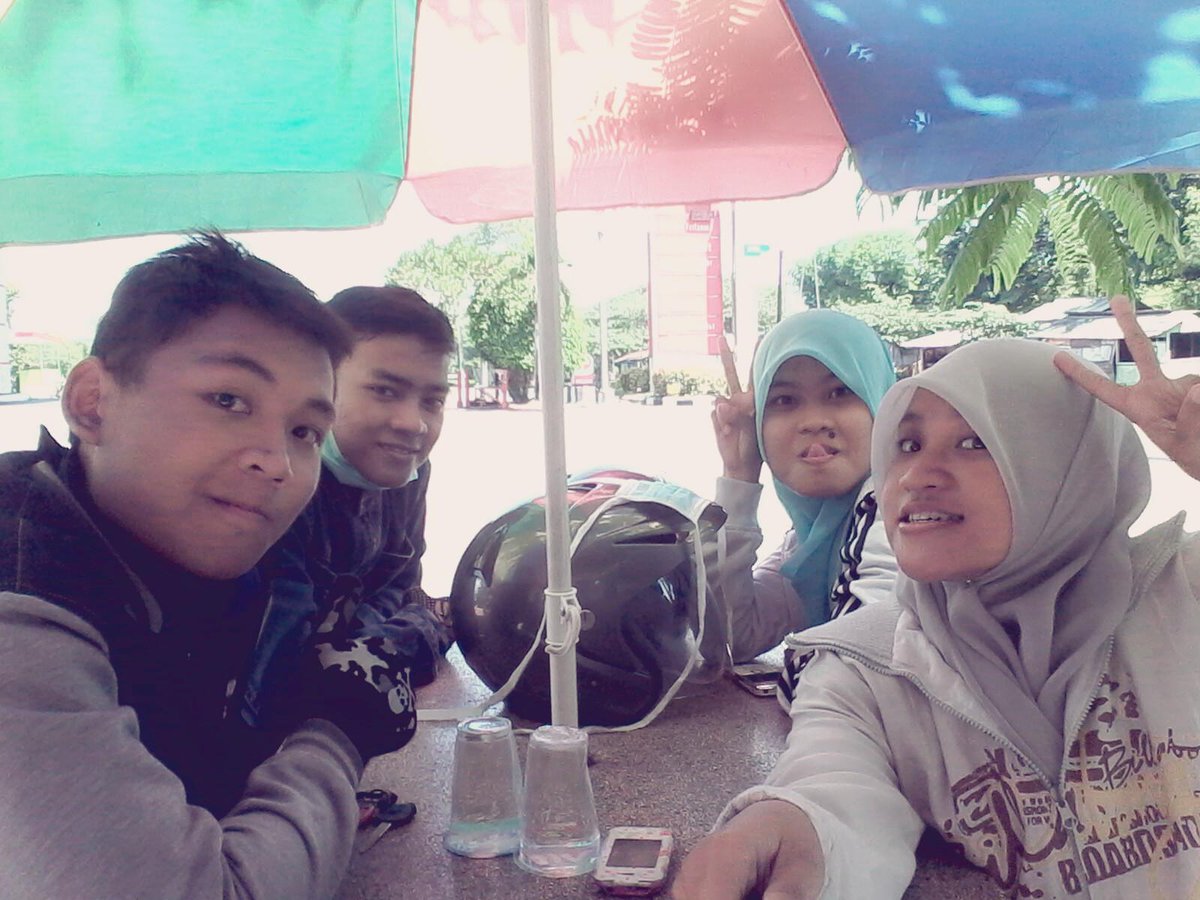 sheelfauzie's tweet photo. trip to kota malang @RifqahRycancer http://t.co/2sVSa8EscB