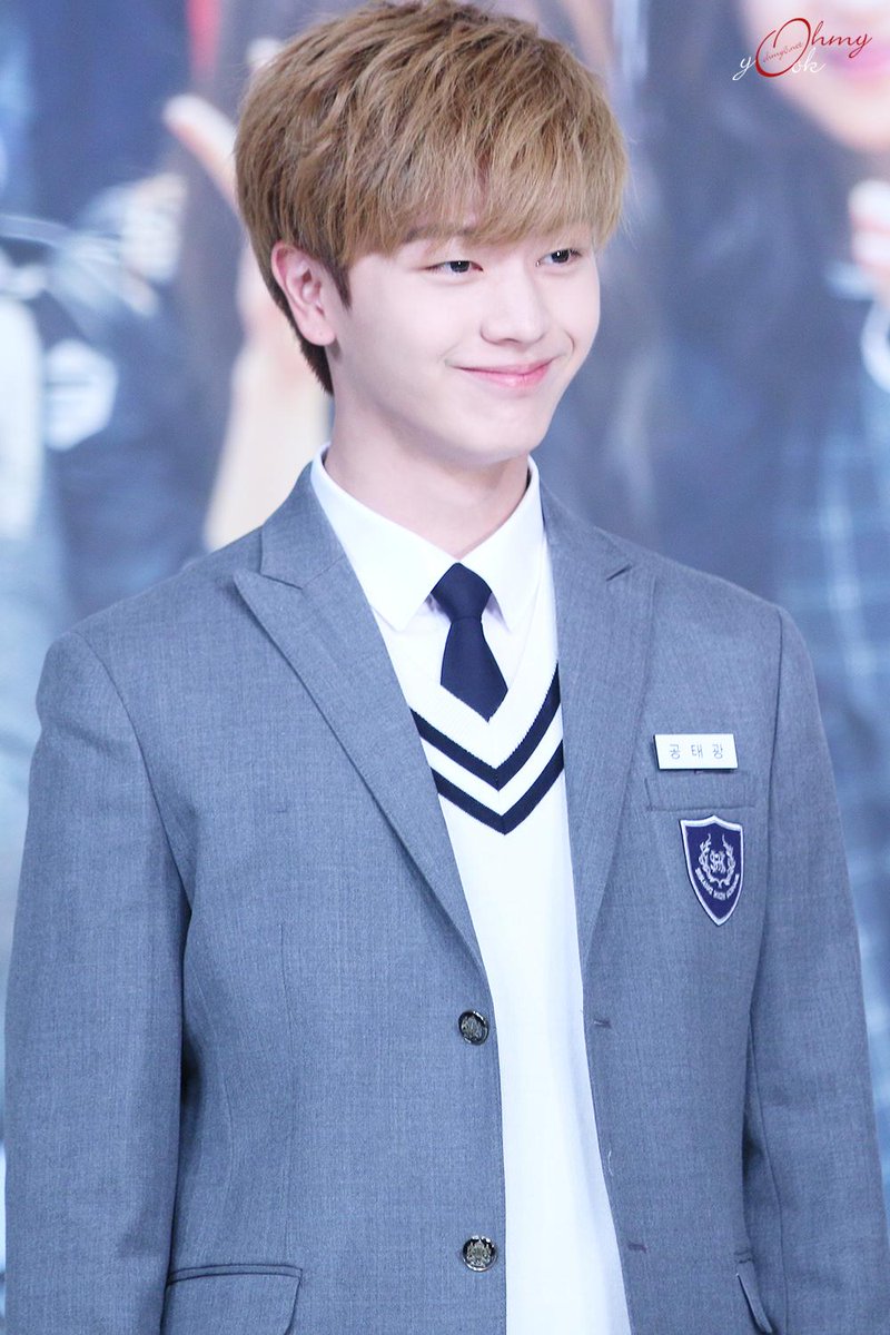 150422 후아유제작발표회 성재 <a href="/BTOB_6SJ/">육성재</a> 자세히 보아도 예쁘다 오래 보아도 사랑스럽다 #공태광 #육성재 #학교2015
cfile6.uf.tistory.com/original/26618…
cfile23.uf.tistory.com/original/234C6…