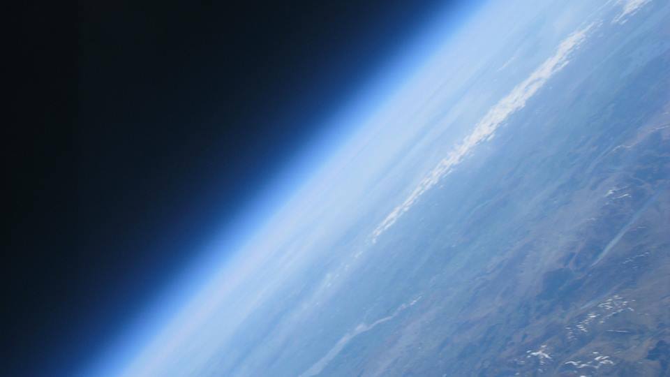 UofGlasgow's tweet photo. A team of students from Space Glasgow took these amazing photos from the edge of #space using a high altitude balloon http://t.co/S8mlBr3yAb