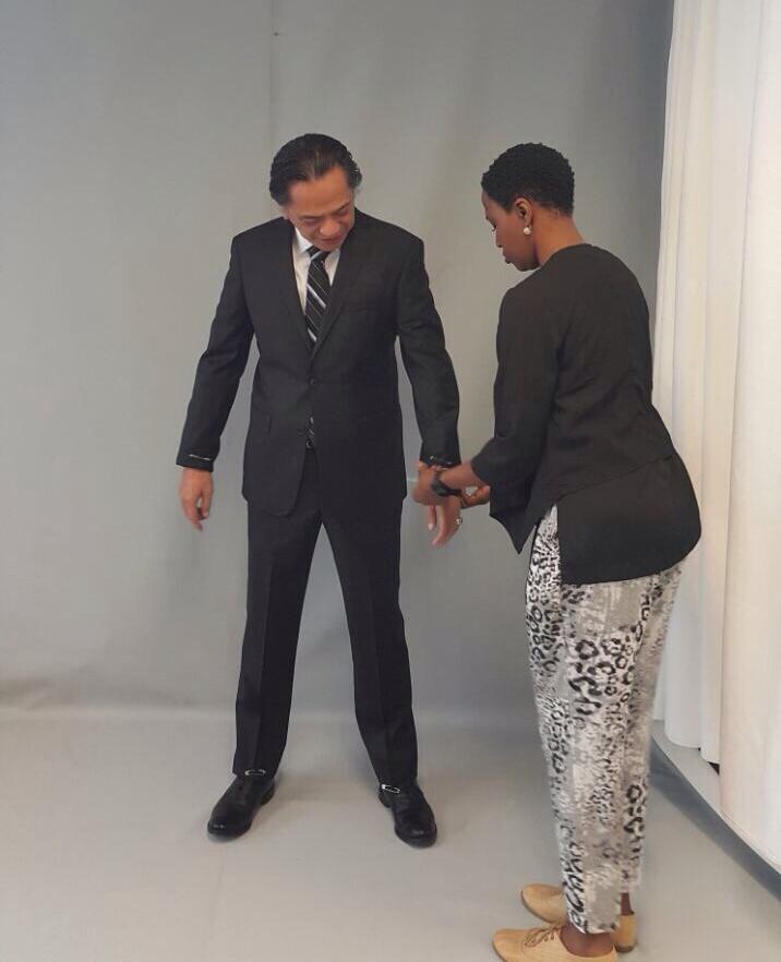 Owyeah!! Om Ray Sahetapy sdg fitting baju untuk perannya di CAPTAIN AMERICA: CIVIL WAR (via <a href="/OomPaku/">TPakusadewo</a>)