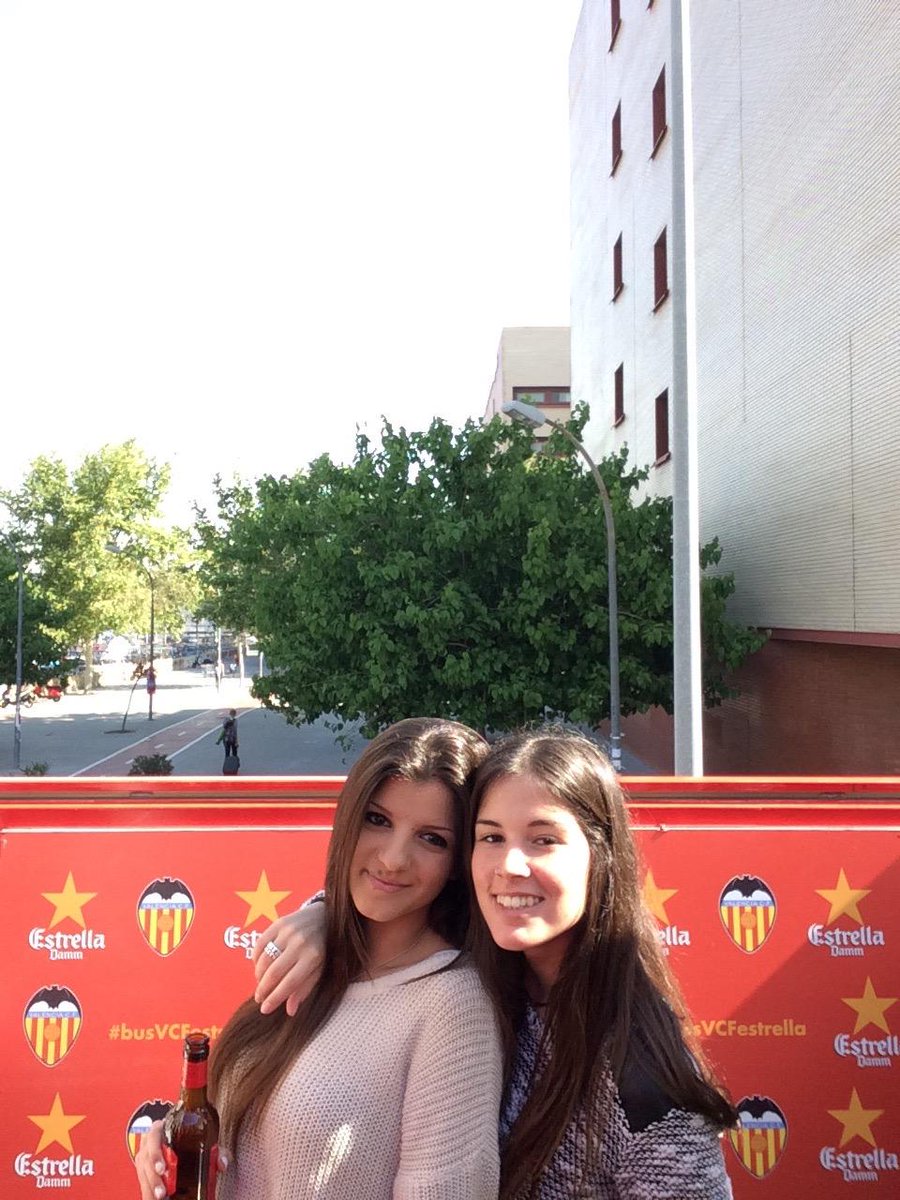 busVCFestrella's tweet photo. @valenciacf @EstrellaDammEs #busVCFestrella @lorenamt7 http://t.co/dNb2KSEtRg