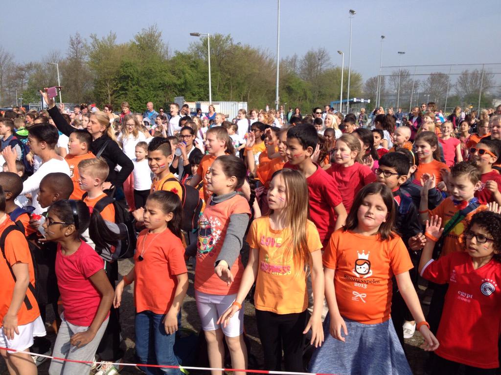 StichtingPUSH's tweet photo. Hellevoetsluis start JOGG thema Drink Water bij Koningsspelen #JOGG #Evides http://t.co/TKDsxfOZKc