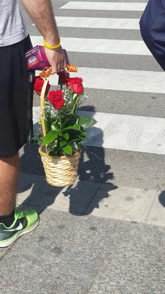 Mido__9's tweet photo. El crak de la semana #santjordi #fucker #masclaroelagua http://t.co/V3QJ0fXsut