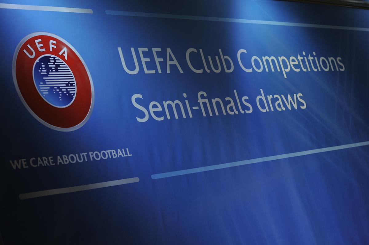 Live stream coming up in just over an hour. Watch live here: uefa.to/1e59PXd  #UCLdraw
