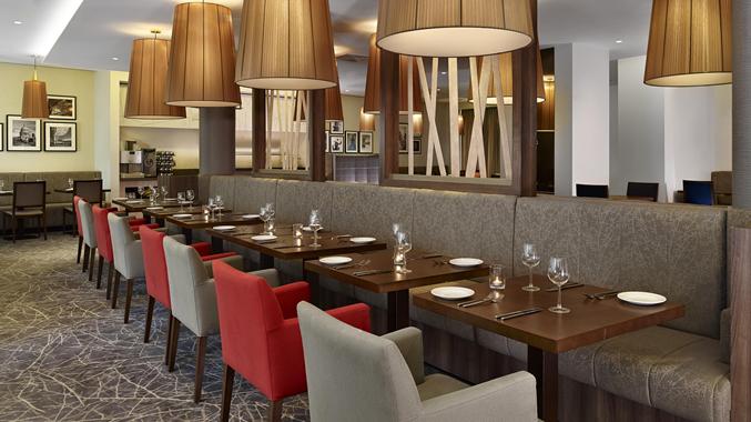 HiltonPublicSec's tweet photo. @HiltonPublicSec: #competition Doubletree by Hilton Islington win 2 nights for 2 B&amp;B bottle of wine! Follow &amp; #RT http://t.co/oDXZ0ppBOh