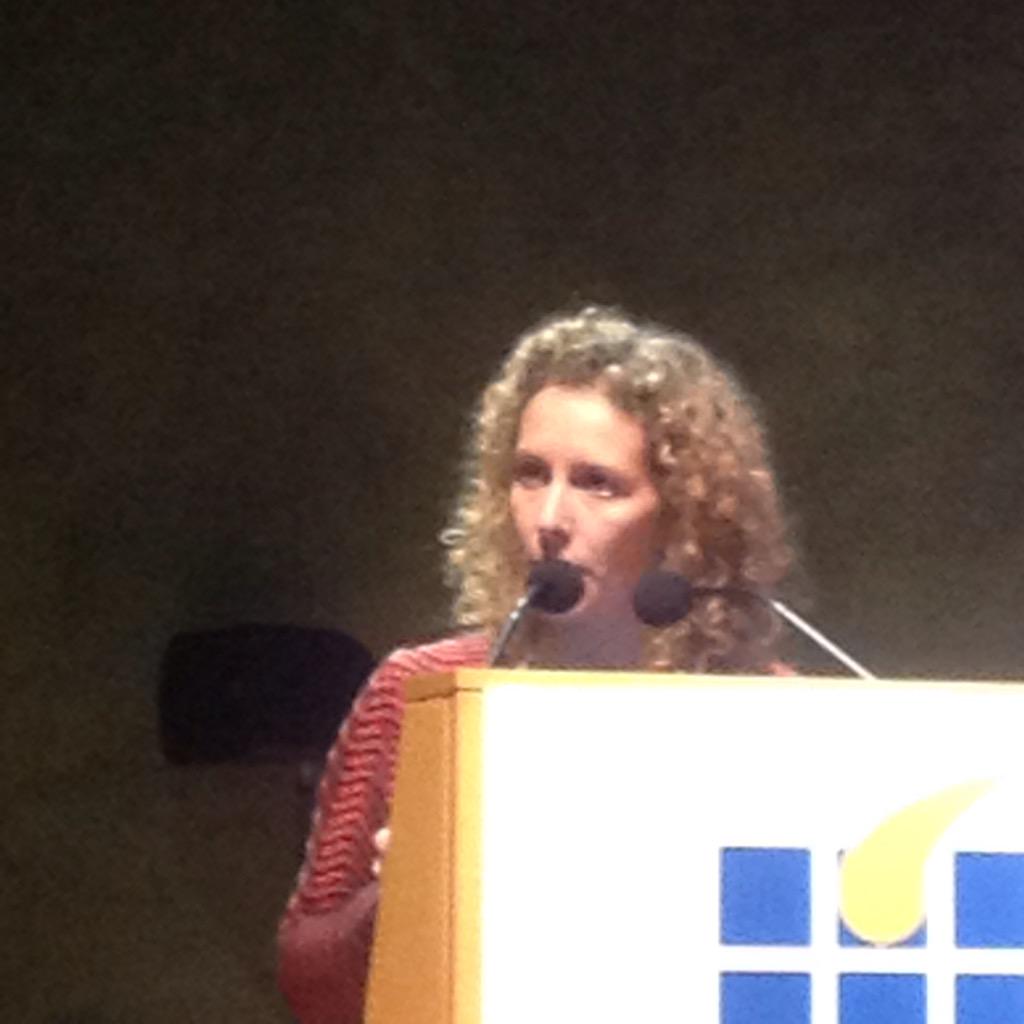 ClinicaDiatros's tweet photo. Dra M Correa "tiene algún papel la terapia antioxidante en la infertilidad?" #DIATROS2015 http://t.co/JFITHGhD4W
