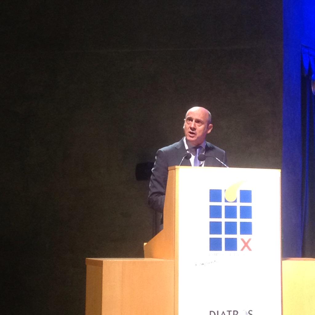 ClinicaDiatros's tweet photo. Prof Iñarrea "papel del Q10 en la infertilidad" #diatros2015 @totcor http://t.co/KgWl3Spvul