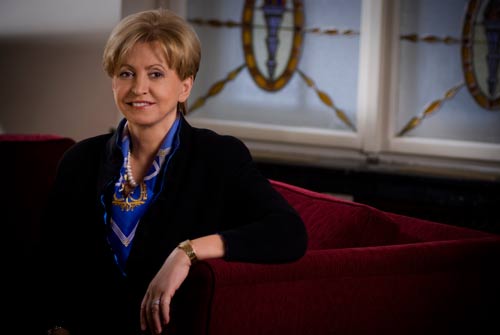 InterventionIQ's tweet photo. 5 minutes with…Dr. Hedvig Hricak internationally renowned radiologist and medical innovator http://t.co/eJTBPPT7dd http://t.co/0tdwaGfa72