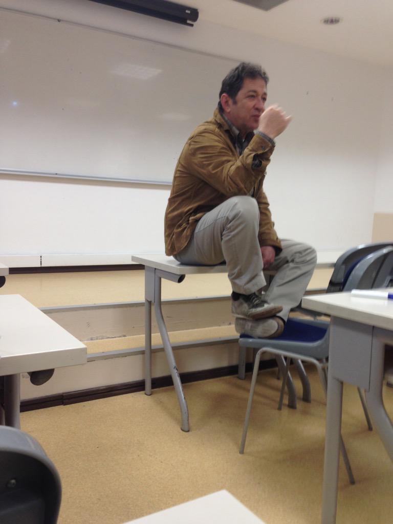 Cagri62's tweet photo. Salim Kadıbeşegil itibar yönetimi ile ilgili sohbeti ile workshop dersinde http://t.co/OxD4TwY1Le