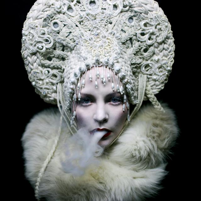 INNImagazine's tweet photo. PHOTO OF THE DAY
#HelenWarren #HelenWarnerphotography #AgnieszkaOsipa #AgnieszkaOsipaDesigner #fashionphotography http://t.co/A0kaO96vCe