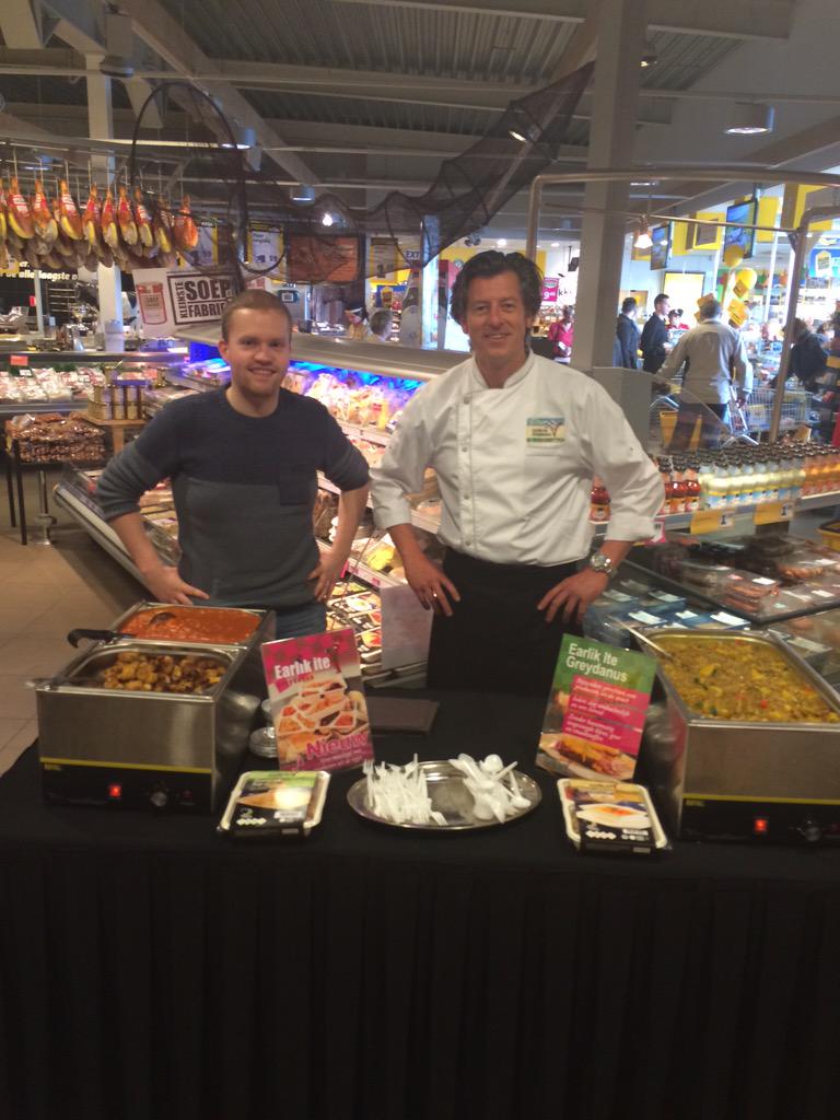 Nu staan de heren van <a href="/EarlikIte/">Earlik Ite Fryslan</a> en <a href="/GreydanusBV/">Greydanus</a> bij <a href="/jumbodokkum/">Jumbo foodtheater</a> een vlammende demo te geven! Kom lekker proeven!