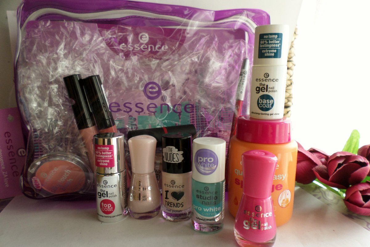 PinkPurpleDots's tweet photo. {Blogged} The Blog turned 4 ! Win a @essence_ZA prize - http://t.co/Kc55DvzCjB #PinkPurpleDots http://t.co/DOAn4OOIcK
