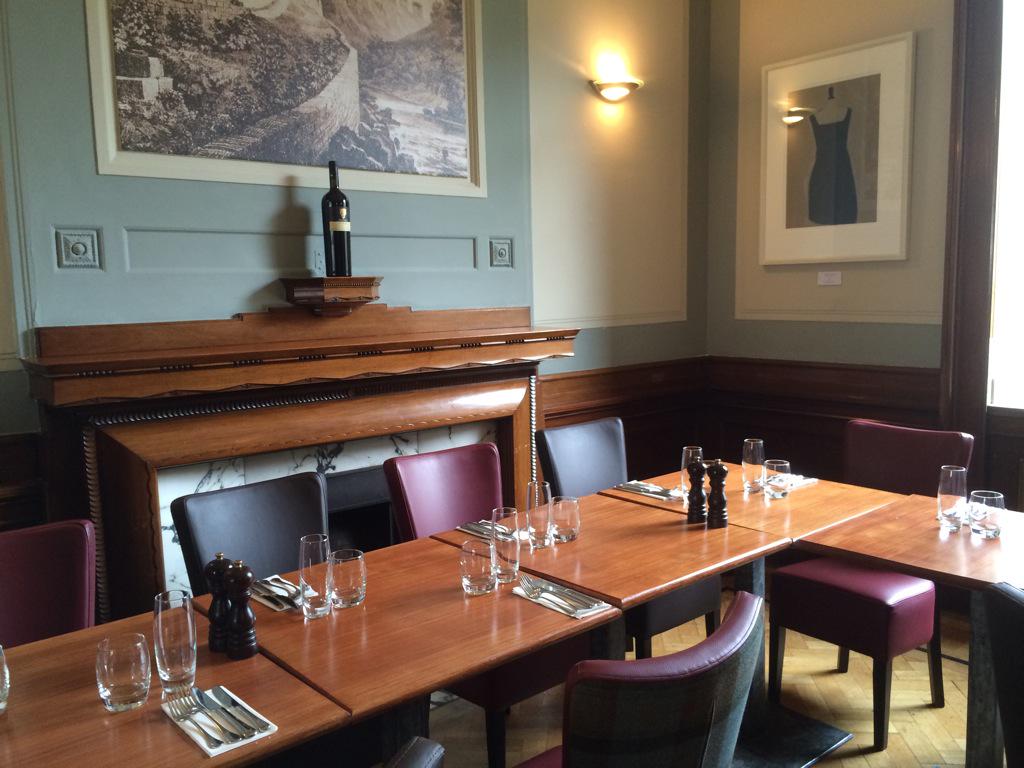 RubberLipsPR's tweet photo. Set up @bistromoderne almost complete for @GMWhisky launch #rubberevents http://t.co/TnuViUTlYB