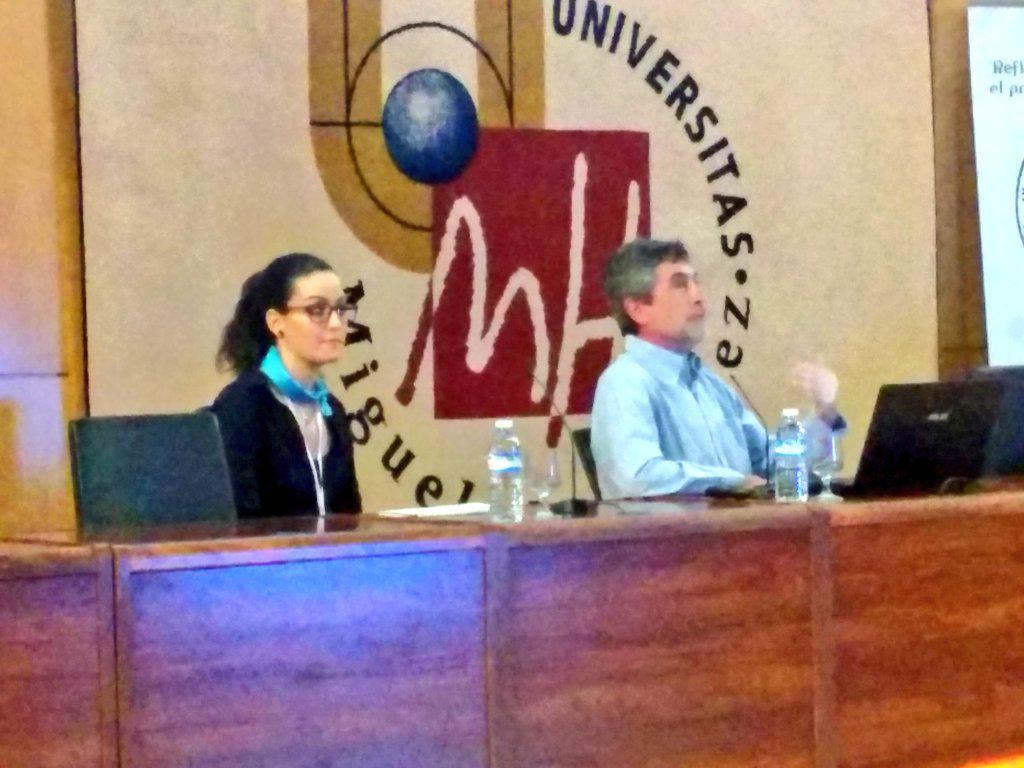 XII_CNEP's tweet photo. Retomamos las ponencias con Javier Carbonell y las adicciones a las nuevas tecnologías. http://t.co/gwxUncXZgc