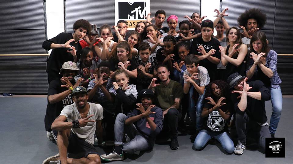 CriminalzWeek's tweet photo. #Day4 Souvenir du Workshop Waydi &amp; Rochka ! Tous les jours vous nous faites kiffer gros BIG UP ! #CriminalzWeek2015 http://t.co/ppEDV2NzxP