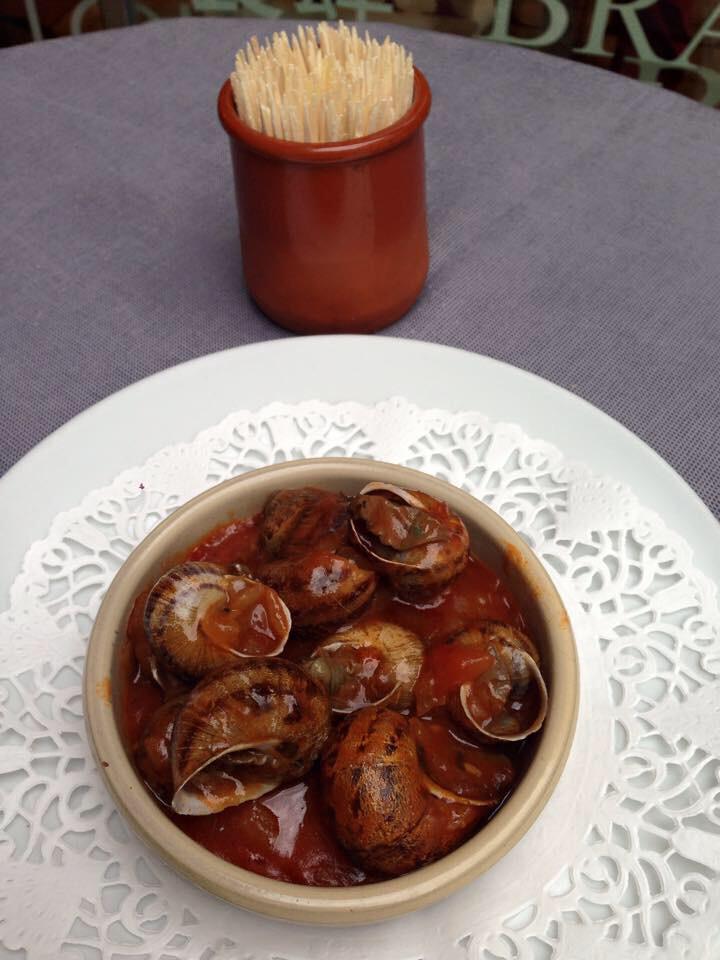 GastroEnlace's tweet photo. #ElPlanDelFinde Ojo a las raciones de @BarLaCuevaSS. Muy muy recomendables. Foto: http://t.co/ucFuMHzDgb #donostia http://t.co/DSXOEm1Y4G