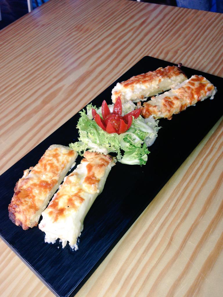 lauraem13's tweet photo. Aun no sabes donde comer? Estos canelones de pollo no pueden tener mejor pinta 😋 @RadioCityGandia http://t.co/TFtLAVpu7w