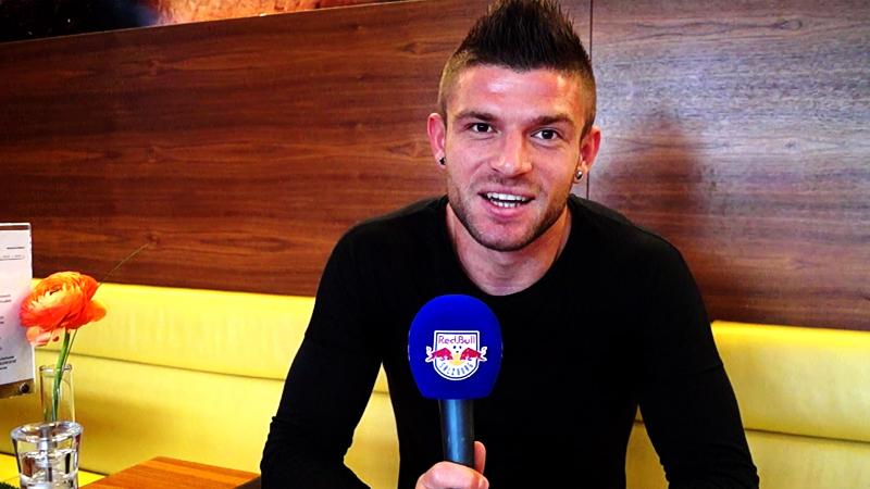 RedBullSalzburg's tweet photo. Valon Berisha im Interview:http://t.co/J6dlMwvPZR #VB14 #bulle12 // Valon Berisha talks about his comeback. #RBS http://t.co/fGEa6Ad3t9