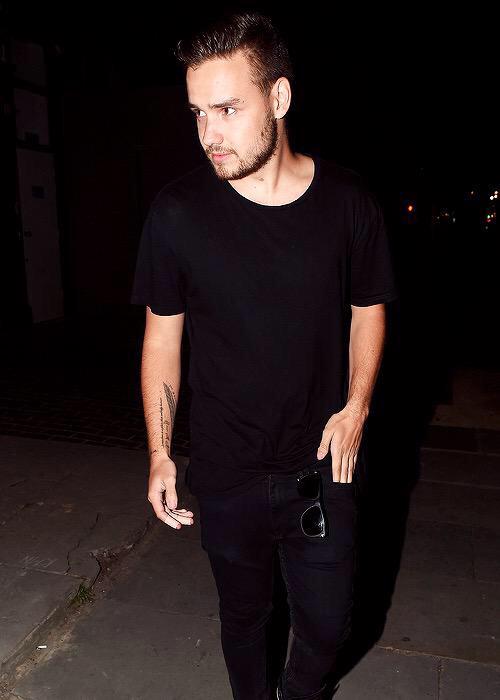 Facts1DSP's tweet photo. Niall y Liam llegando al estudio de grabación para el quinto álbum, esta mañana en la ciudad de Londres. #Facts1DSP http://t.co/WPAdtVNAUg