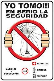 guardiacivil's tweet photo. ¿Quieres un consejo? Al volante NO te la juegues a copas. Nunca va a salir un triunfo. Pásalo a tus amigos. http://t.co/AeCBudKvZk