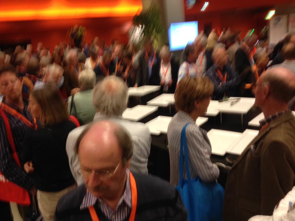 Jeetje wat slecht geregeld.Al minstens 5 min. aan het wachten op een broodje.En ik ben niet de enige. #gojv15 <a href="/gojv/">Grip op je Vermogen</a>